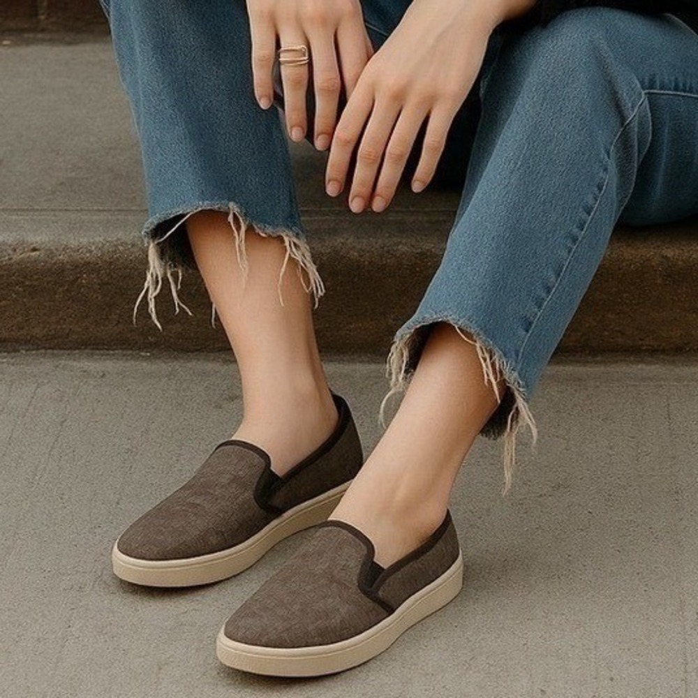 Sofft Women's Gray Somers Slip On Sneaker Shoe